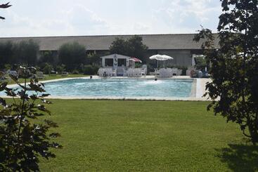 هتل Relais Corte Pontigliardo