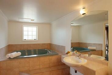 هتل Silver Fern Rotorua Suites & Spa