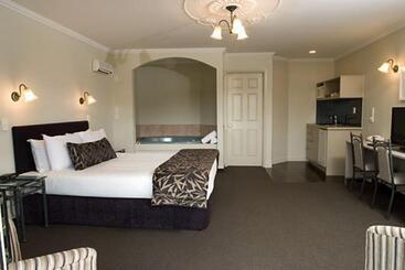 هتل Silver Fern Rotorua Suites & Spa