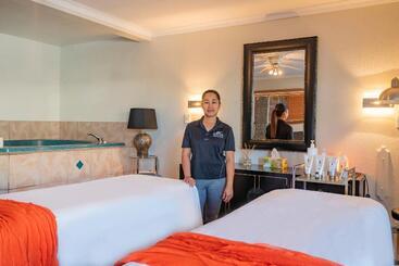 هتل Silver Fern Rotorua Suites & Spa
