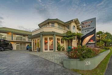هتل Silver Fern Rotorua Suites & Spa