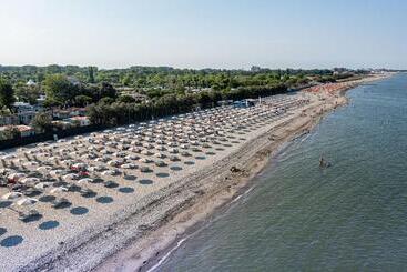 Hotel Club Del Sole Vigna Sul Mar Family Camping Village