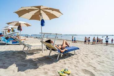 Hotel Club Del Sole Vigna Sul Mar Family Camping Village
