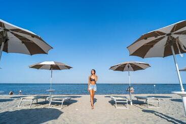 Hotel Club Del Sole Vigna Sul Mar Family Camping Village