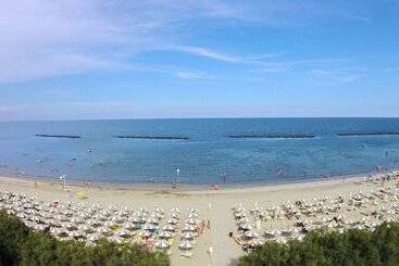 Hotel Club Del Sole Vigna Sul Mar Family Camping Village