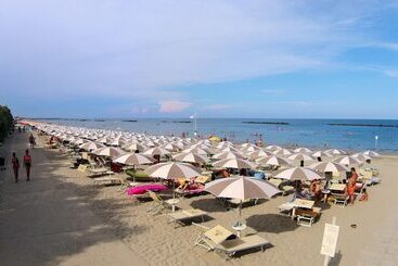 Hotel Club Del Sole Vigna Sul Mar Family Camping Village