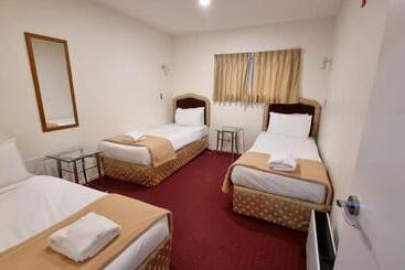 مُتل Chantillys Motor Lodge