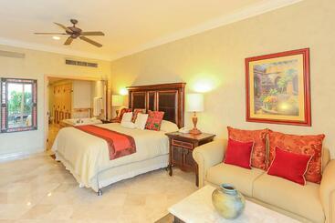 هتل Cabo La Estancia