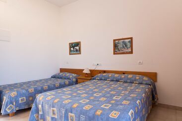 تختخواب و صبحانه Hostal Mayans