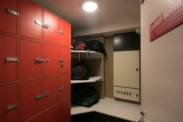 Adventure Q2 Hostel