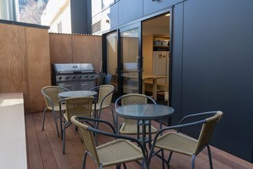 Adventure Q2 Hostel