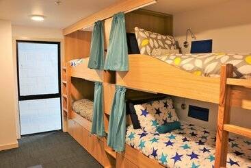 Adventure Q2 Hostel