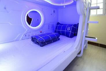 هاستل Spacepod@hive