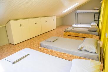 تختخواب و صبحانه Our Way Guest House & Hostel