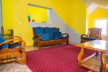 تختخواب و صبحانه Our Way Guest House & Hostel