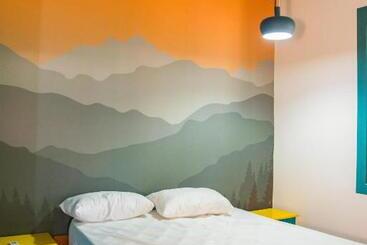 تختخواب و صبحانه Our Way Guest House & Hostel