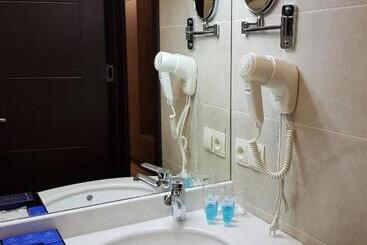 هتل Crystal Resort