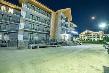 هتل Crystal Resort