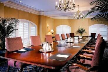 هتل Fairmont Chateau Laurier Gold Experience