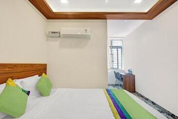 Itsy Hotels Shrey S Inn Mallandur Road