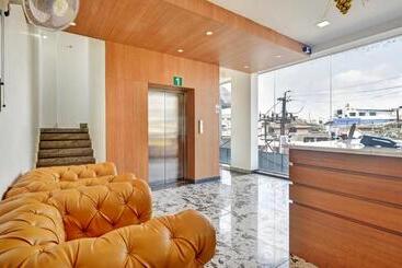 Itsy Hotels Shrey S Inn Mallandur Road