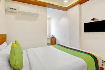 Itsy Hotels Shrey S Inn Mallandur Road