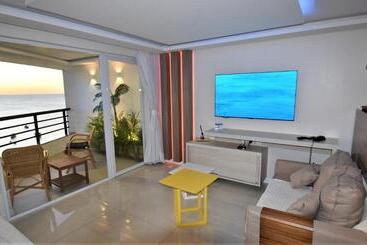 هتل Seaflats Iate Plaza