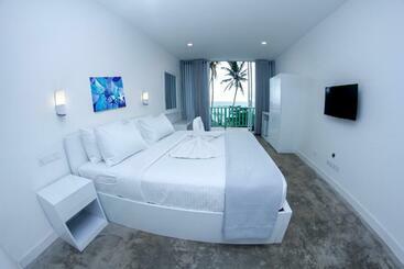 Отель Somerset Mirissa Beach