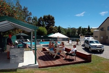 Fairway Motel & Apartments