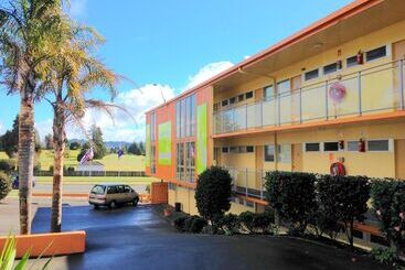 Greenview Motel