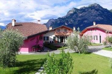 هتل Agritur La Cort