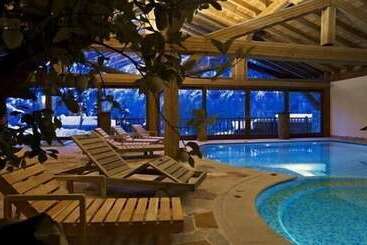 هتل Au Coeur Des Neiges & Spa