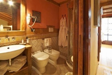 هتل Au Coeur Des Neiges & Spa