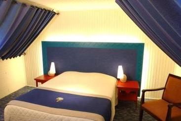هتل Logis Auberge De Keralloret