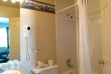 هتل Brigantine Inn & Suites