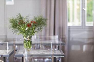 هتل Brit Hôtel Du Parc Niort Centre Parking Gratuit