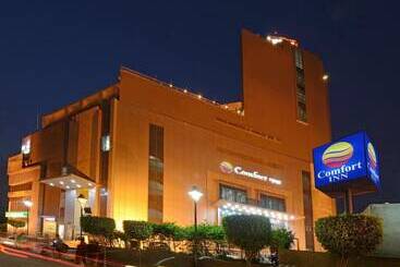 هتل Comfort Inn Tulip Heights