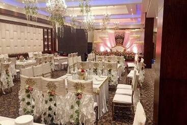 هتل Comfort Inn Tulip Heights