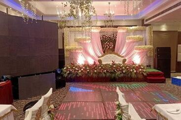 هتل Comfort Inn Tulip Heights