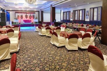 هتل Comfort Inn Tulip Heights
