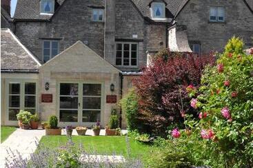 Corinium Hotel & Restaurant