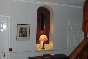Corinium Hotel & Restaurant