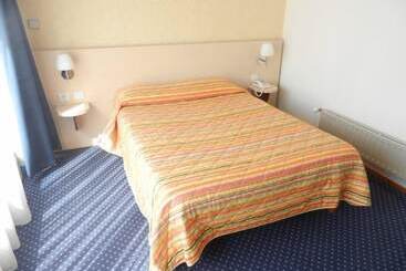 هتل Hôtel Dupleix   Hyper Centre   Parking Et Garage Gratuit