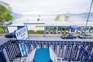 هتل Hôtel Du Port