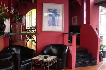 Inn & Art Cottage