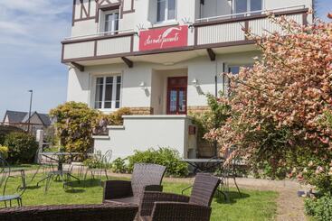هتل La Villa Les Mots Passants