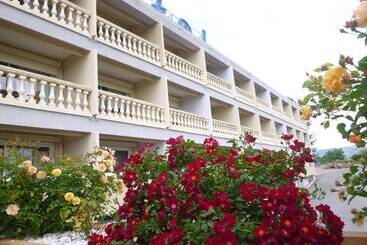 Logis Hotel Le Col De L Ange - Draguignan