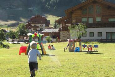 هتل Paradise Lodge