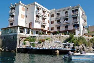 هتل Rocce Azzurre