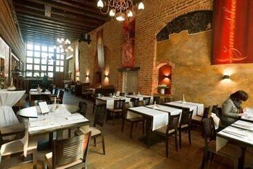 Romantik Hotel Scheelehof Stralsund